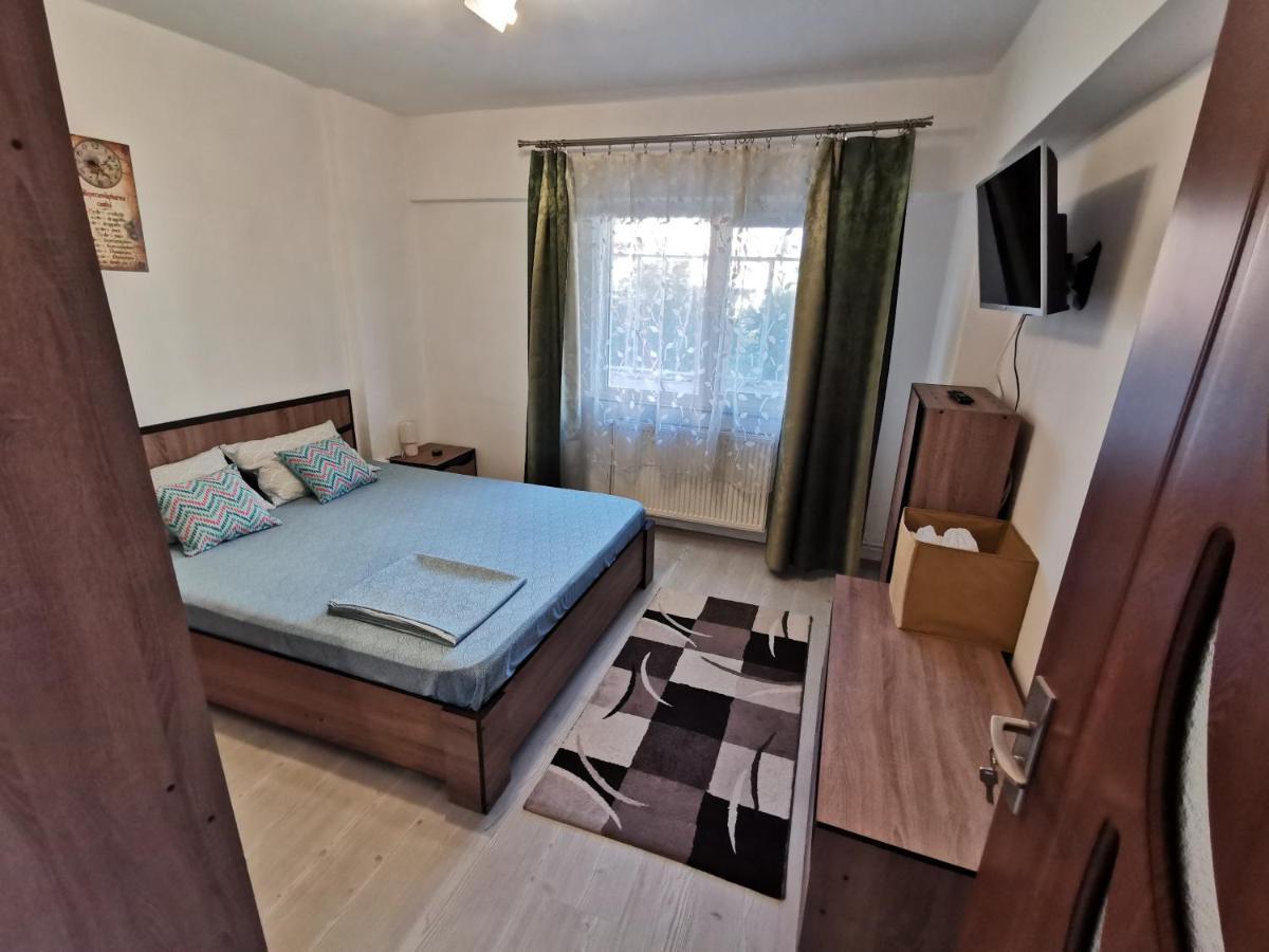 Apartament Vrevents Deva Esterno foto